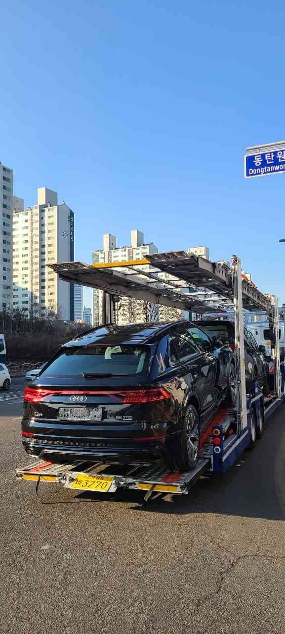 아우디 Q8 55 TFSI 콰트로 프리미엄 [2C5+PAO+4GF] 게시글 썸네일