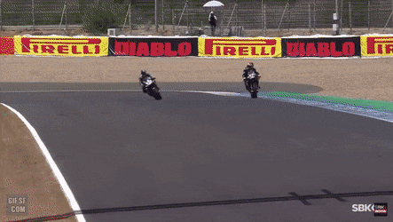 [펌] 환상적인 코너링.gif

 게시글 썸네일