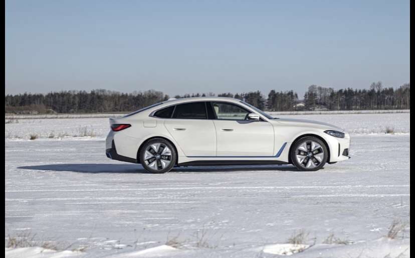 (BMW) i4 데뷔를 위해 열심히 테스트 중 게시글 썸네일