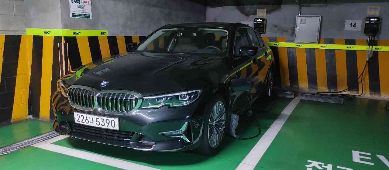 저한테 330e가 왔습니다... 게시글 썸네일