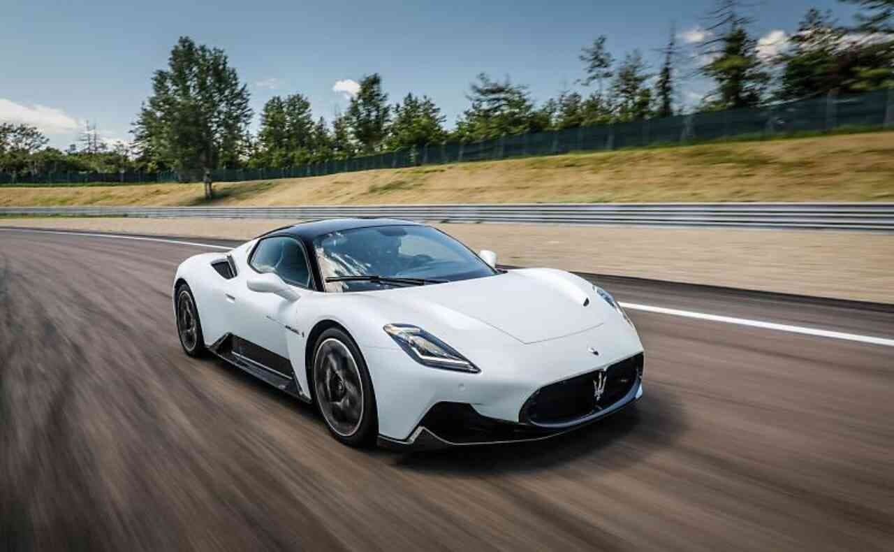 11월 드디어.. 국내 인도되는 마세라티의 슈퍼카 'MC20'? 게시글 썸네일