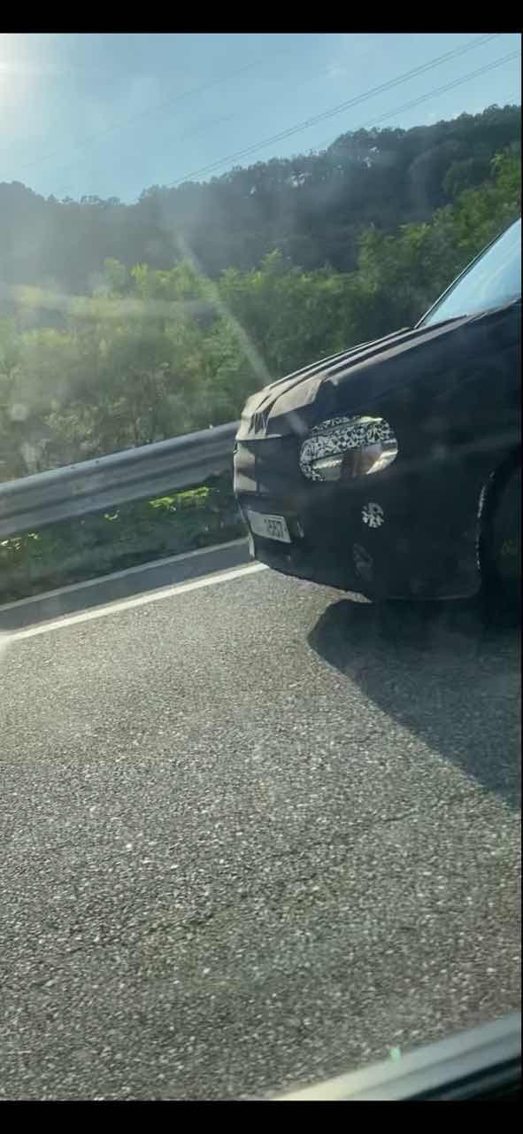 위장막 차량 무슨 차량일까요? 게시글 썸네일