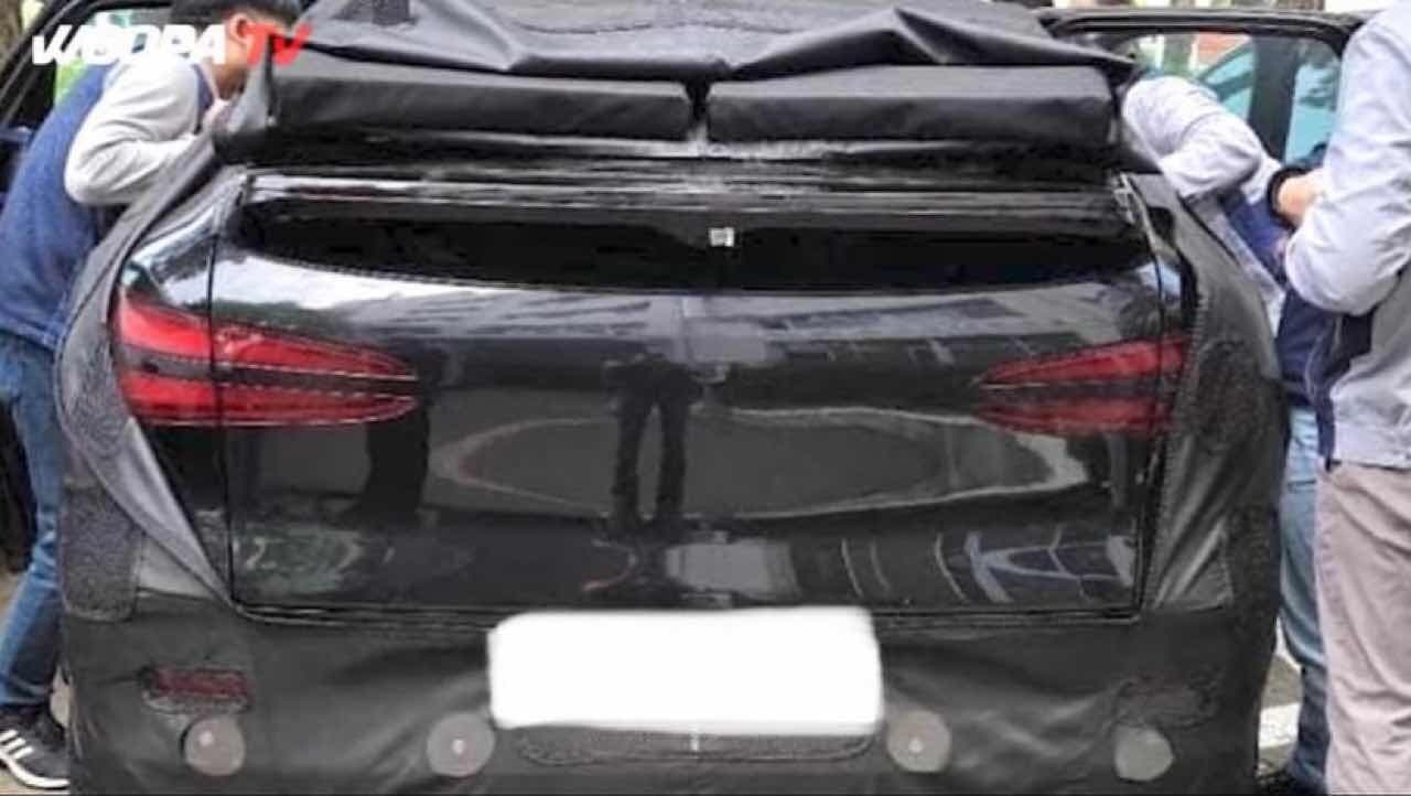 제네시스 GV60 후면부 추가 유출  게시글 썸네일