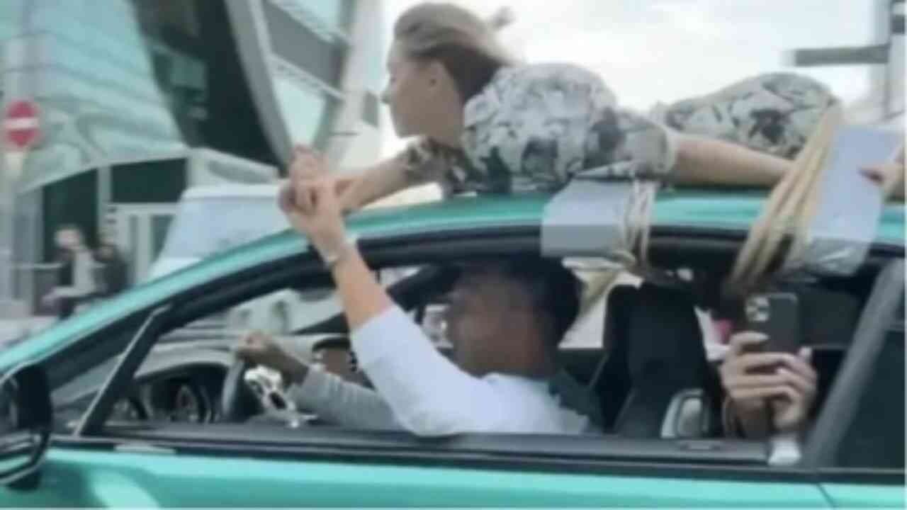 여친 차에 묶고 시내 질주한 男…시민들 '경악' 게시글 썸네일