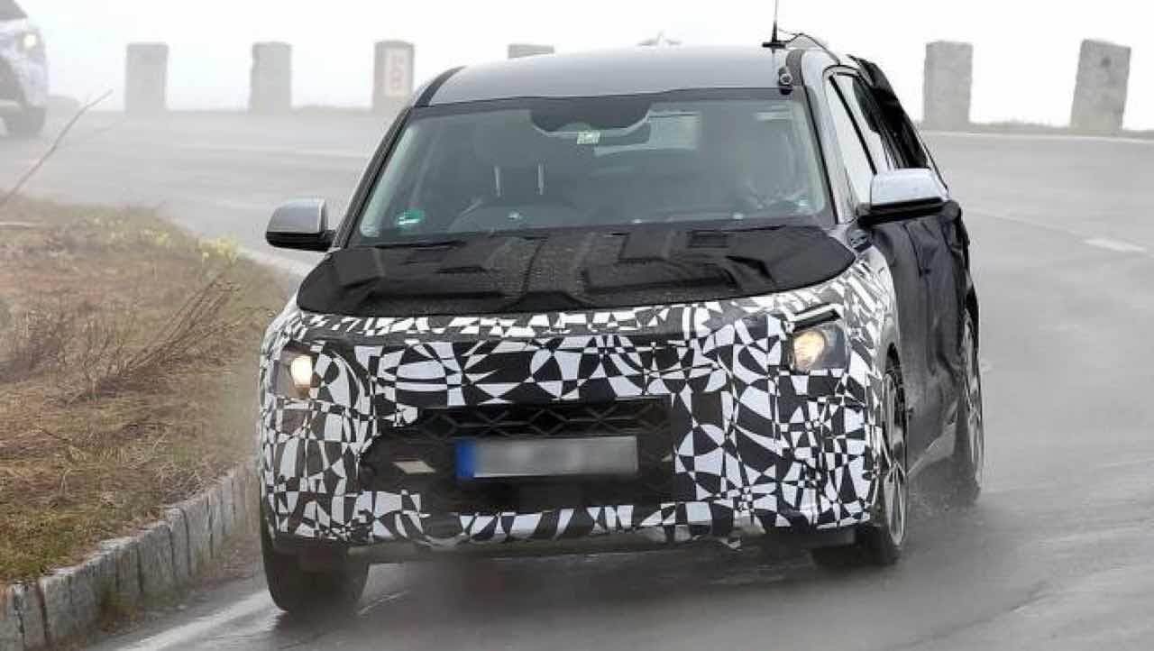 기아, 2세대 신형 니로 '주행거리 늘리고 큰 폭의 디자인 변화' 게시글 썸네일