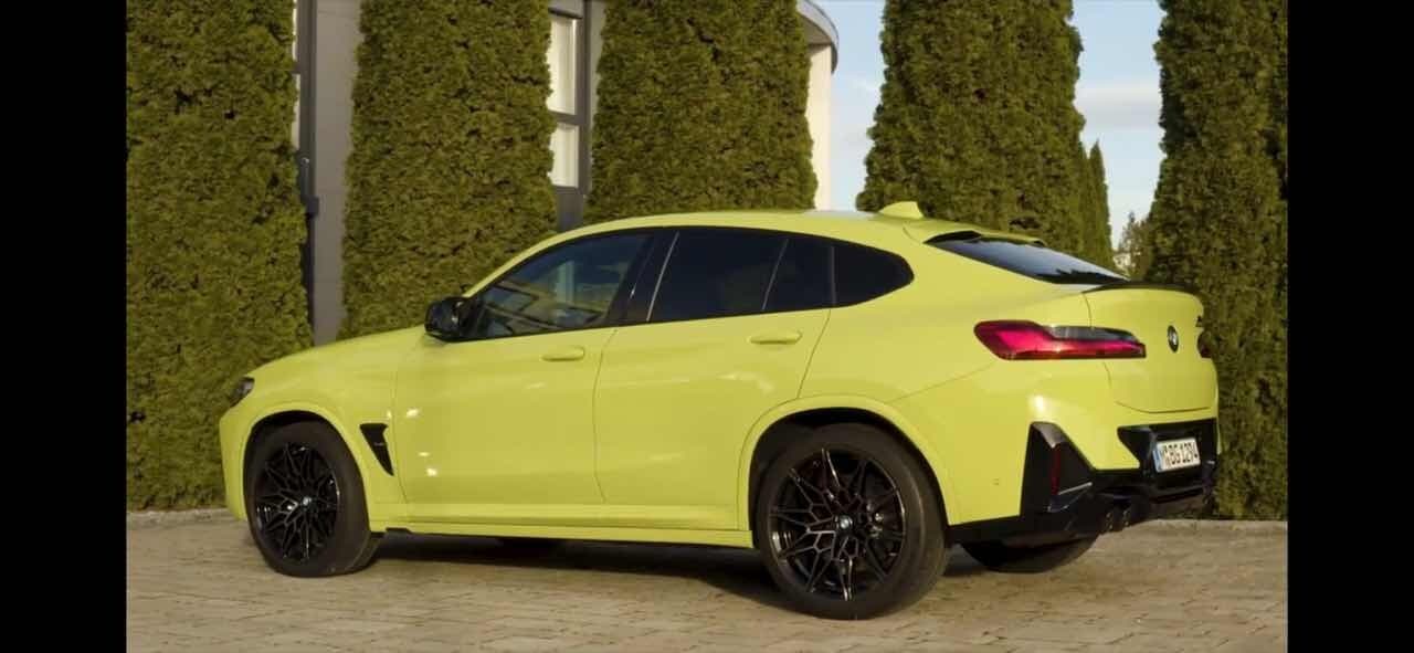 BMW—칼러 중 최고는 상파울로 옐로우 X4M 게시글 썸네일