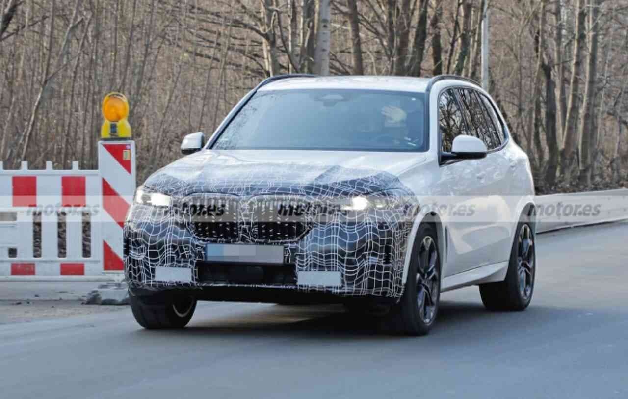최초로 공개된 BMW X5 F/L 모습 게시글 썸네일
