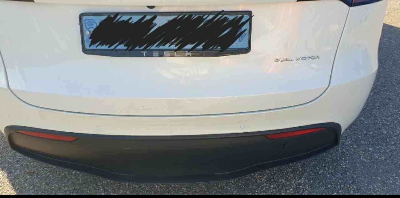 테슬라 Y 접촉사고 ㅜㅜ 게시글 썸네일