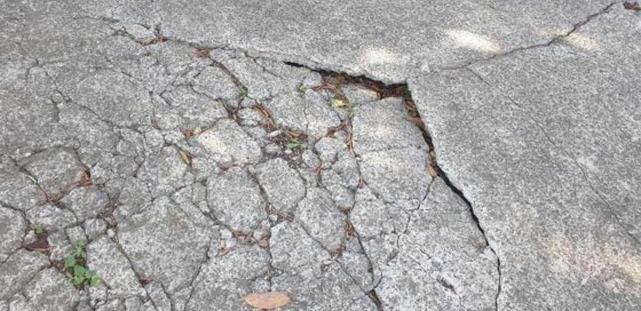 "도로 깨졌으니 물어내"…제주 사유지서 당한 황당 사고 게시글 썸네일