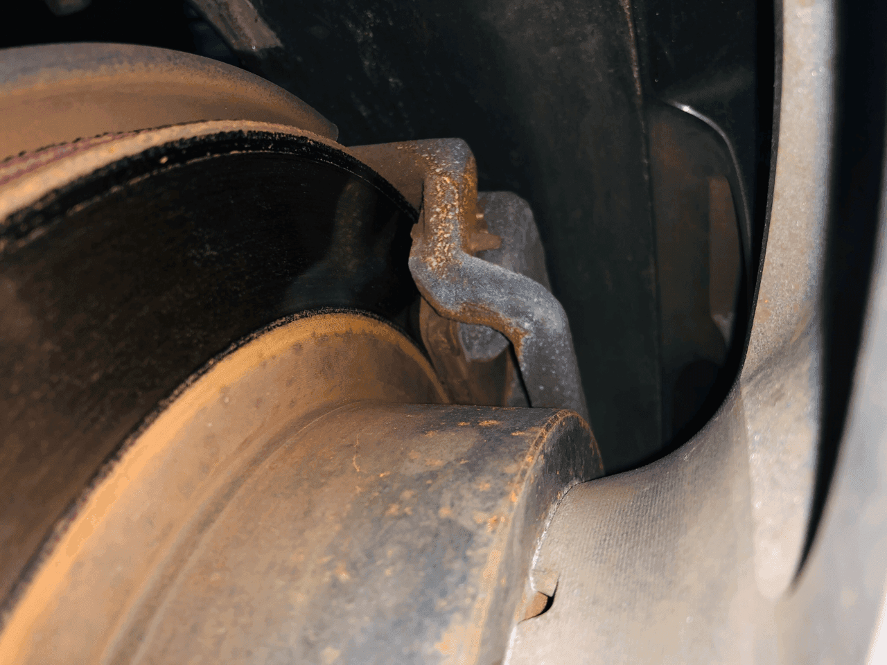 뒷바퀴 브레이크패드 갈아야 할까요? 게시글 썸네일