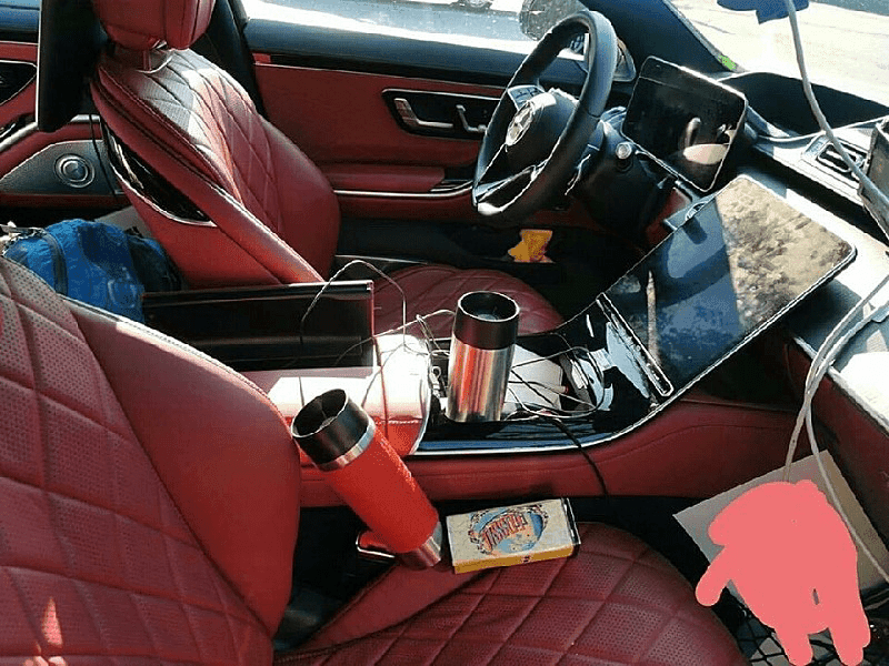 이번 신형 S클래스는 레드 시트도 나오네요 게시글 썸네일