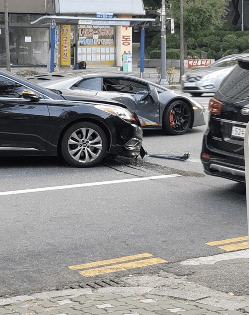 어제 발생한 안타까운 사고 게시글 썸네일