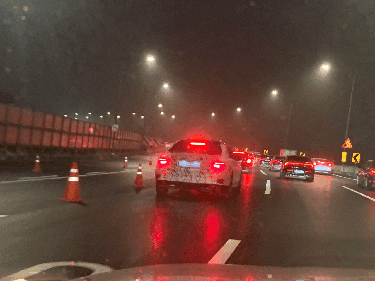 벤츠 페리 s클라스 위장막 공도에서 봤네요 게시글 썸네일