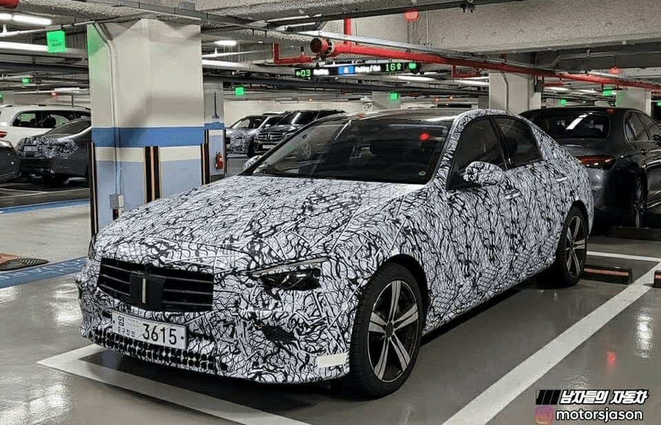 오호 신형 C클래스 한국에 들어왔네요 게시글 썸네일