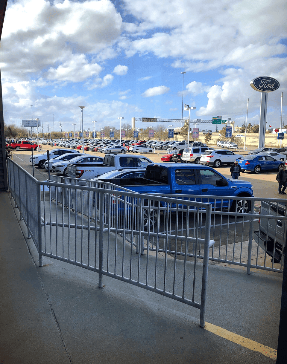 포드 전시장에서 충격 먹었네요 ㄷㄷ 게시글 썸네일