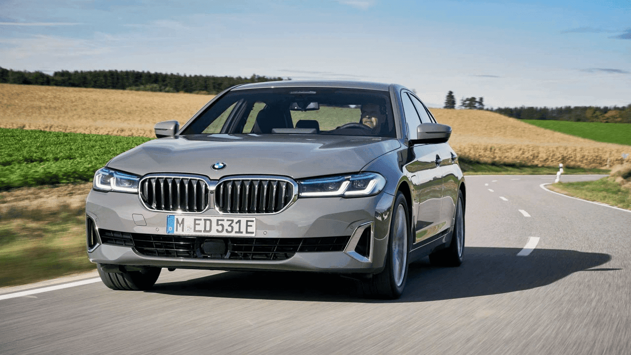 속보) BMW 신형 PHEV 320e, 520e 공개!  게시글 썸네일