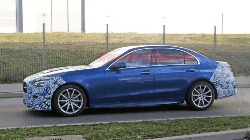 신형 C클래스 2월 23일 공개! 게시글 썸네일