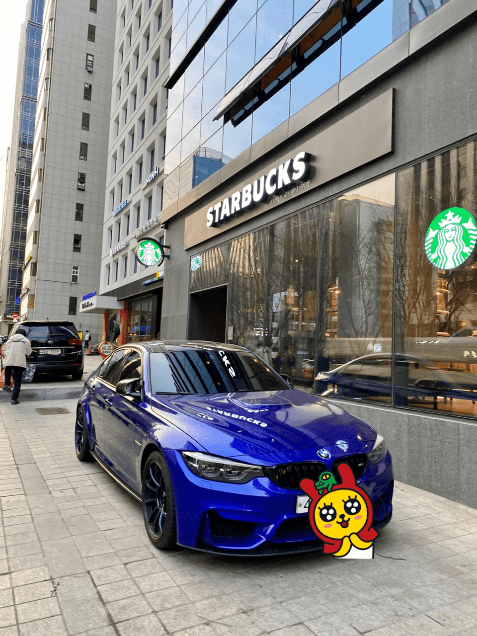 회사앞에 아주 귀한 차가 있네요 게시글 썸네일