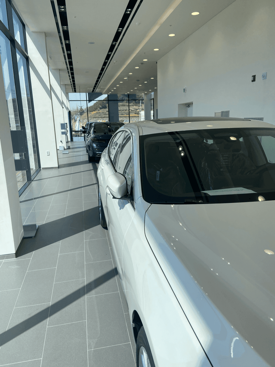 더 깔끔하고 고급스러워진 청주 BMW 전시장 게시글 썸네일