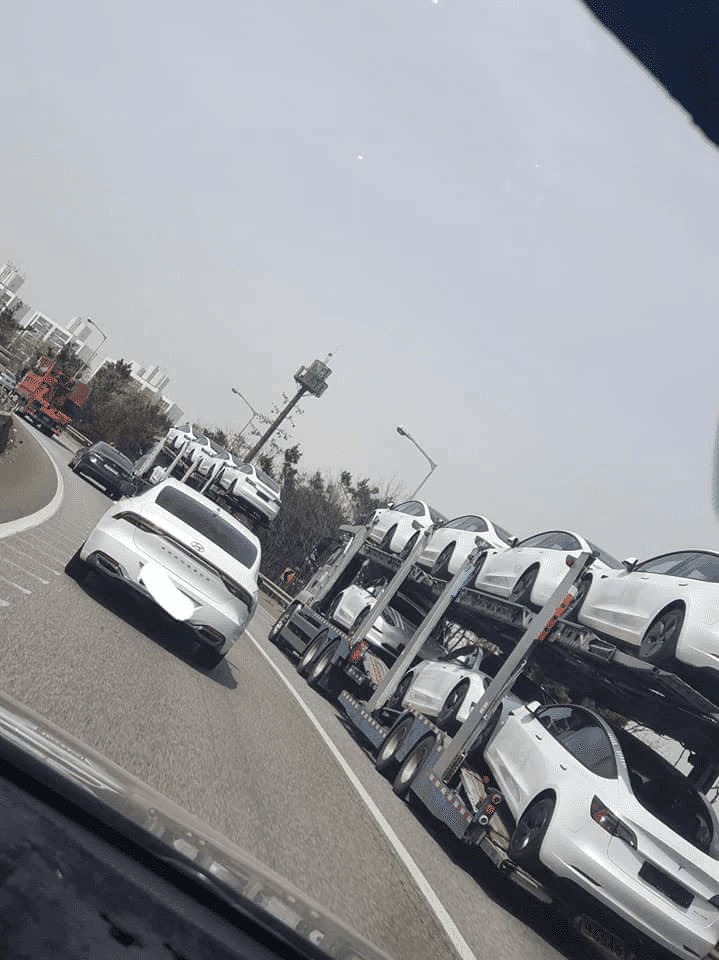 양산된 클론들 어디론가 끌려가는중... 게시글 썸네일