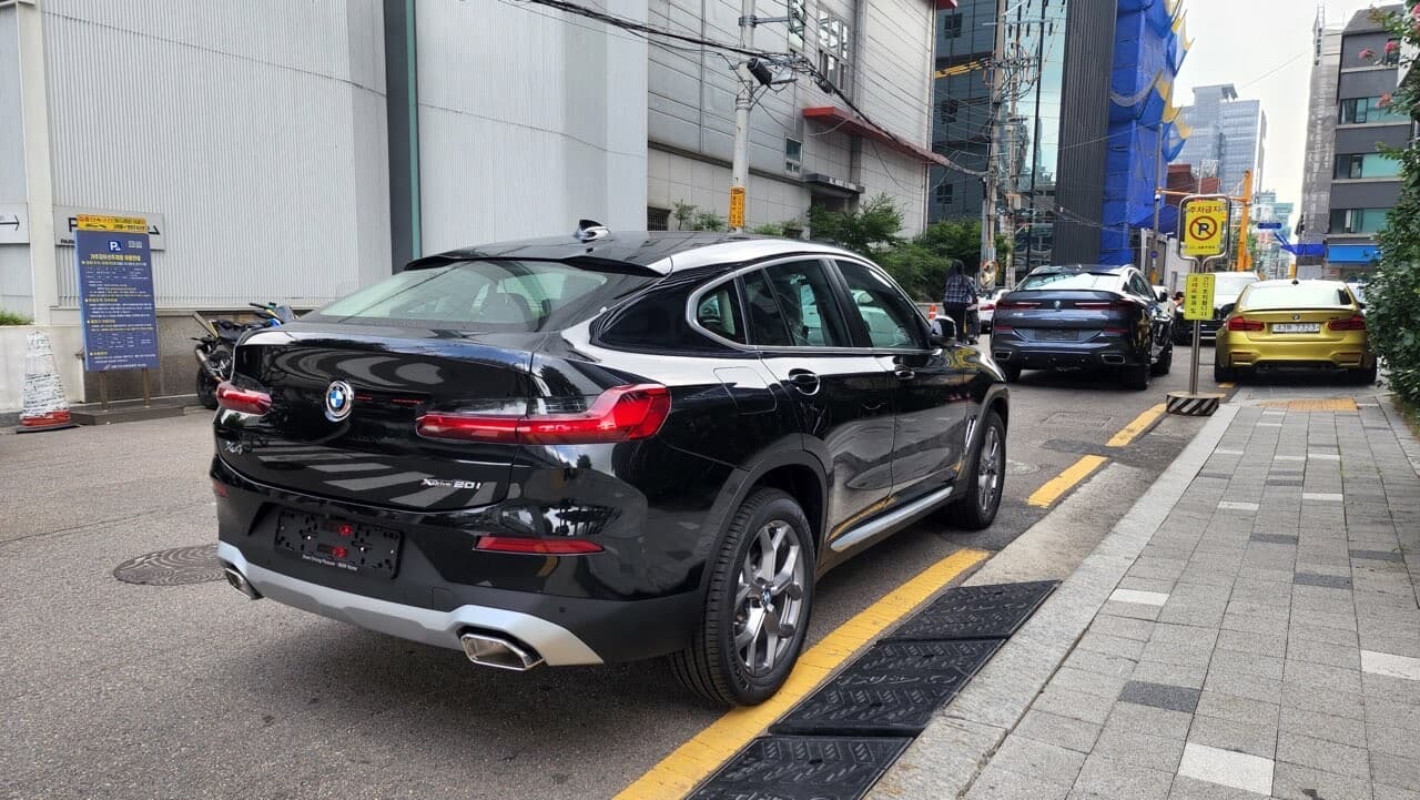 BMW X4 xDrive 20i xLine 게시글 썸네일