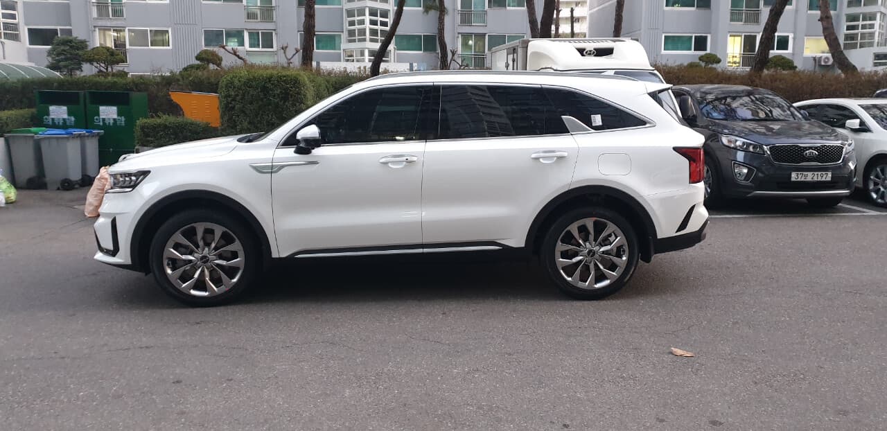 기아 쏘렌토 2.5 가솔린 터보 트렌디 6인승 2WD 게시글 썸네일