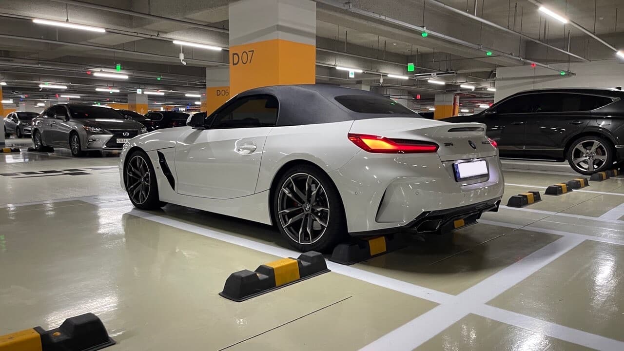 BMW Z4 M40i 게시글 썸네일