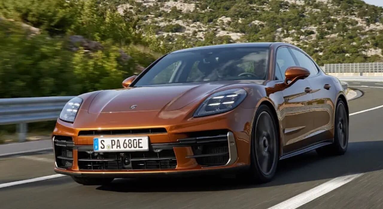 포르쉐 파나메라 풀체인지 공개 게시글 썸네일