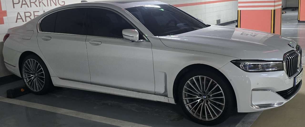 BMW 7시리즈 730d xDrive 디자인 퓨어 엑셀런스 P1 게시글 썸네일