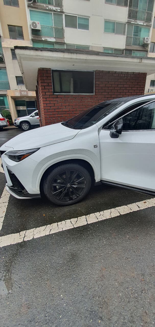 PHVE 는 전기차와 내연기관차의 중간 게시글 썸네일