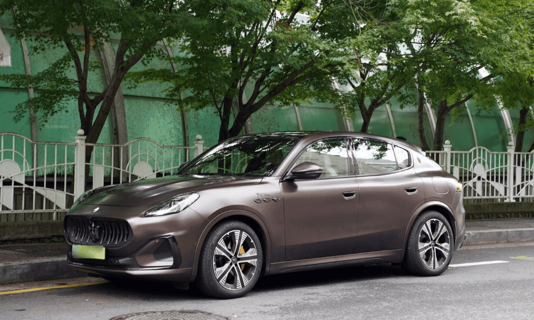 BMW X5 (정가) vs 마세라티 그레칼레 전기차 (3천만원 할인)  게시글 썸네일