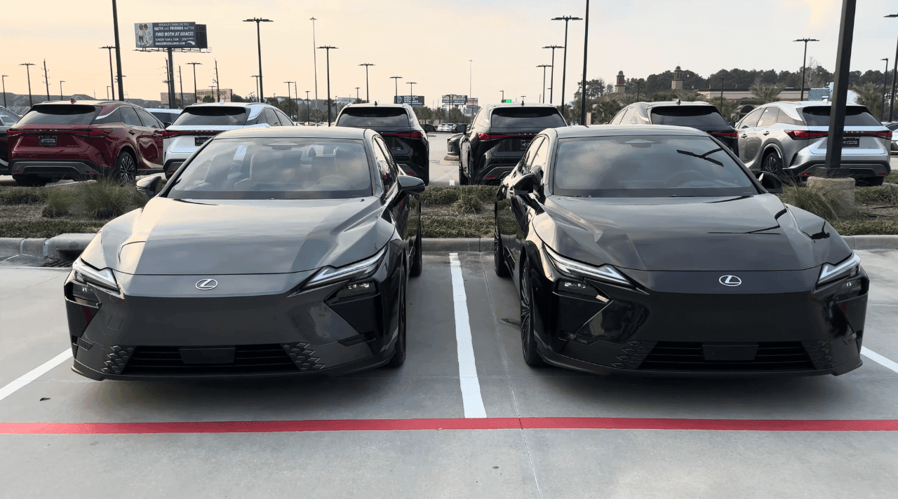 [전시차 사진] 2027 렉서스 ES350e 풀체인지  게시글 썸네일