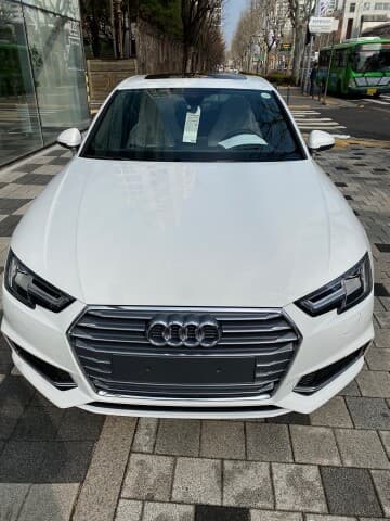 아우디 A4 40 TFSI 프리미엄 게시글 썸네일
