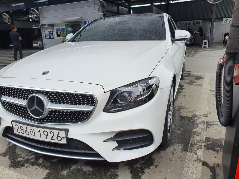 벤츠 E-클래스 E 300 4Matic AMG 라인 게시글 썸네일