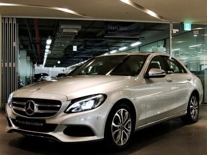 벤츠 C-클래스 C 220d 아방가르드 4Matic 게시글 썸네일