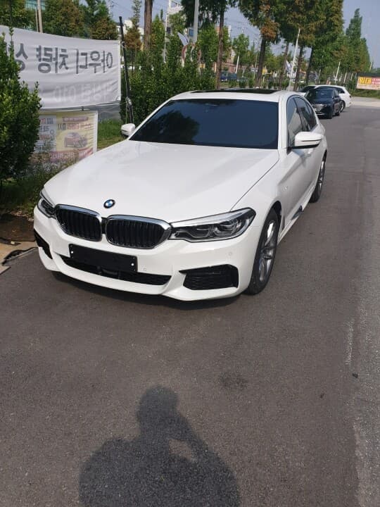 BMW 5시리즈 520i M 스포츠 게시글 썸네일
