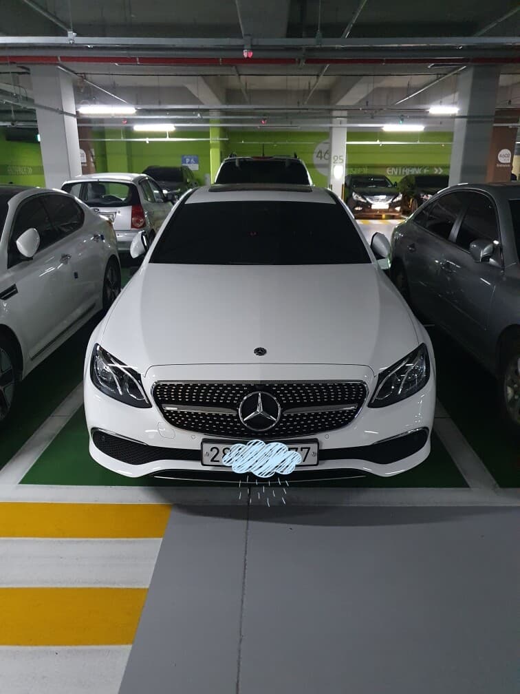 벤츠 E-클래스 E 250 아방가르드 게시글 썸네일