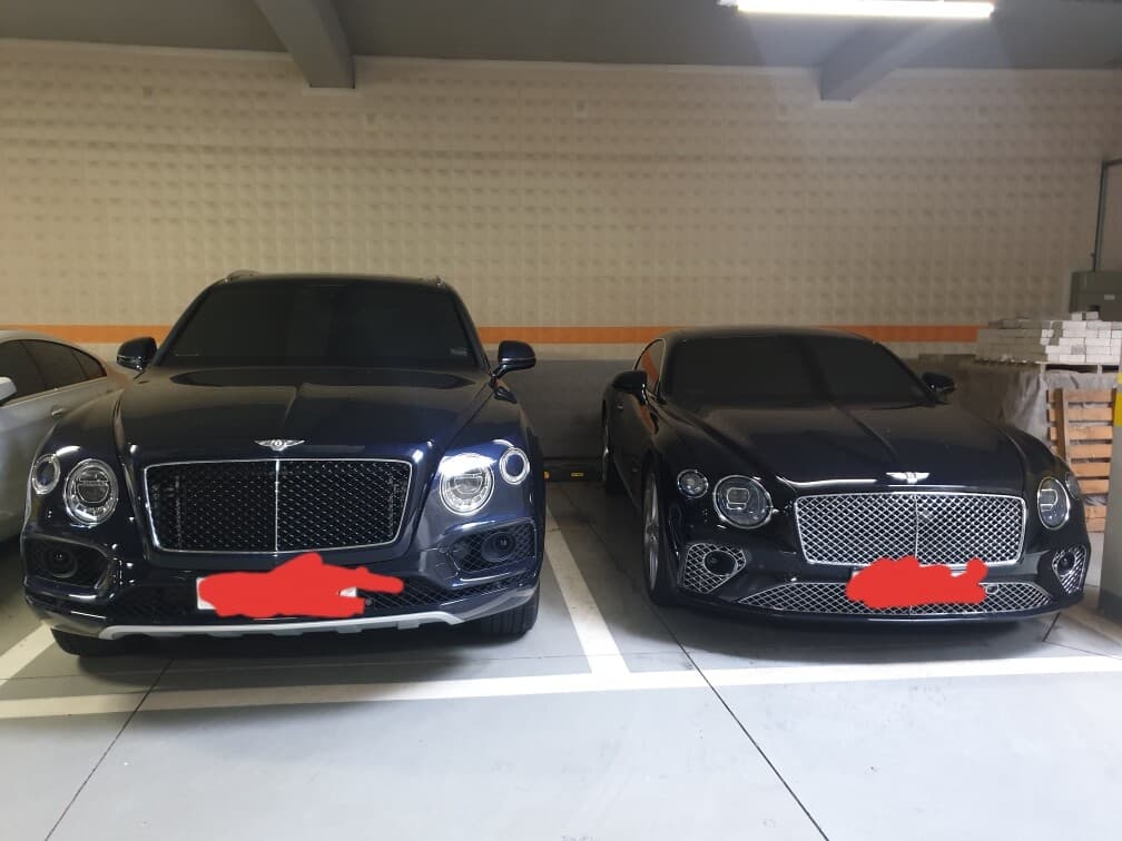 한집에 벤틀리두대.. 게시글 썸네일