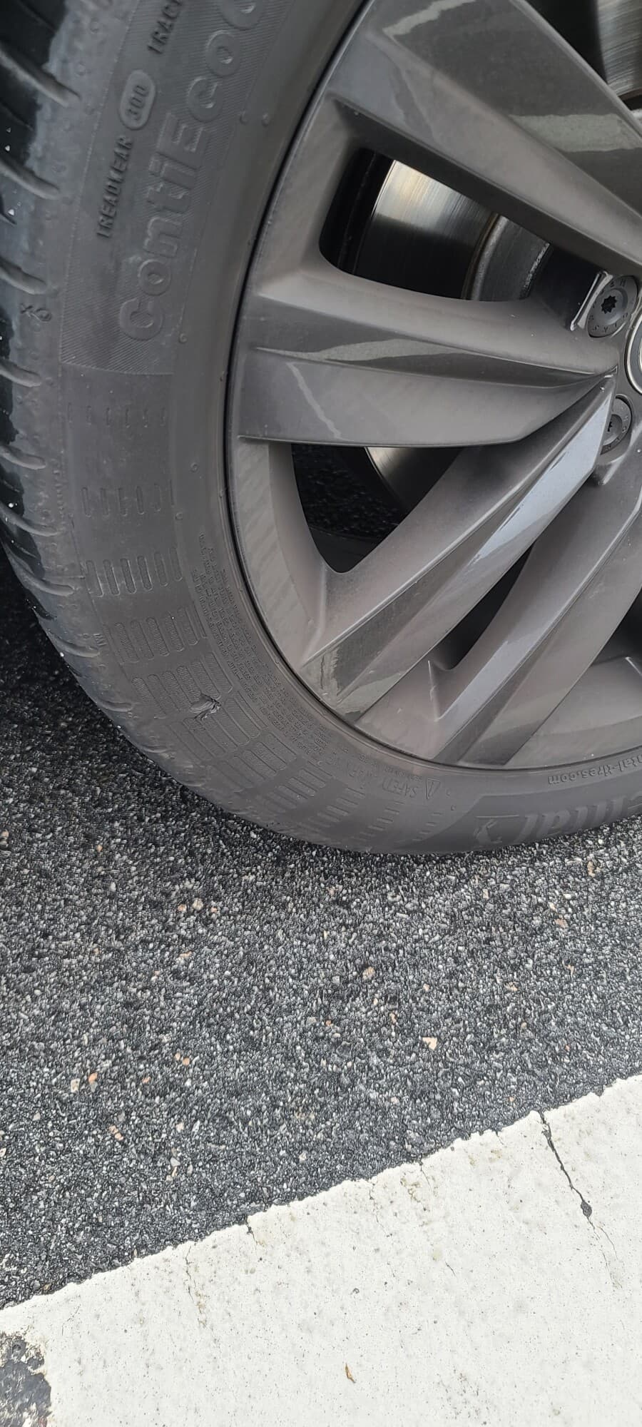 타이어 긁힘 게시글 썸네일