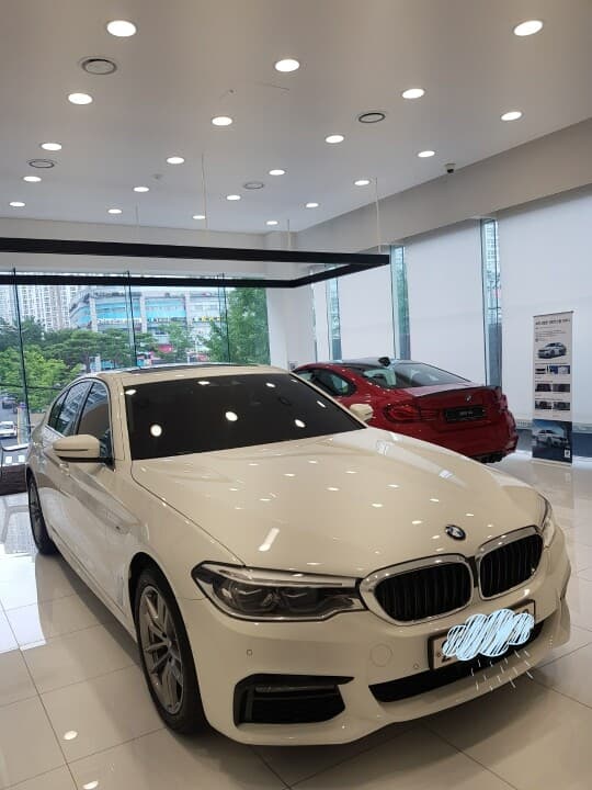 BMW 5시리즈 520i M 스포츠 게시글 썸네일
