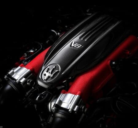 페라리 엔진 단 마세라티 나왔네요 ㅎ (사진) 게시글 썸네일