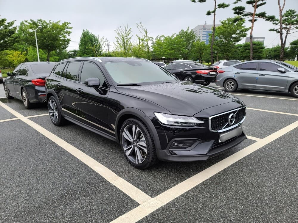 볼보 V60 크로스컨트리 T5 AWD 프로 게시글 썸네일