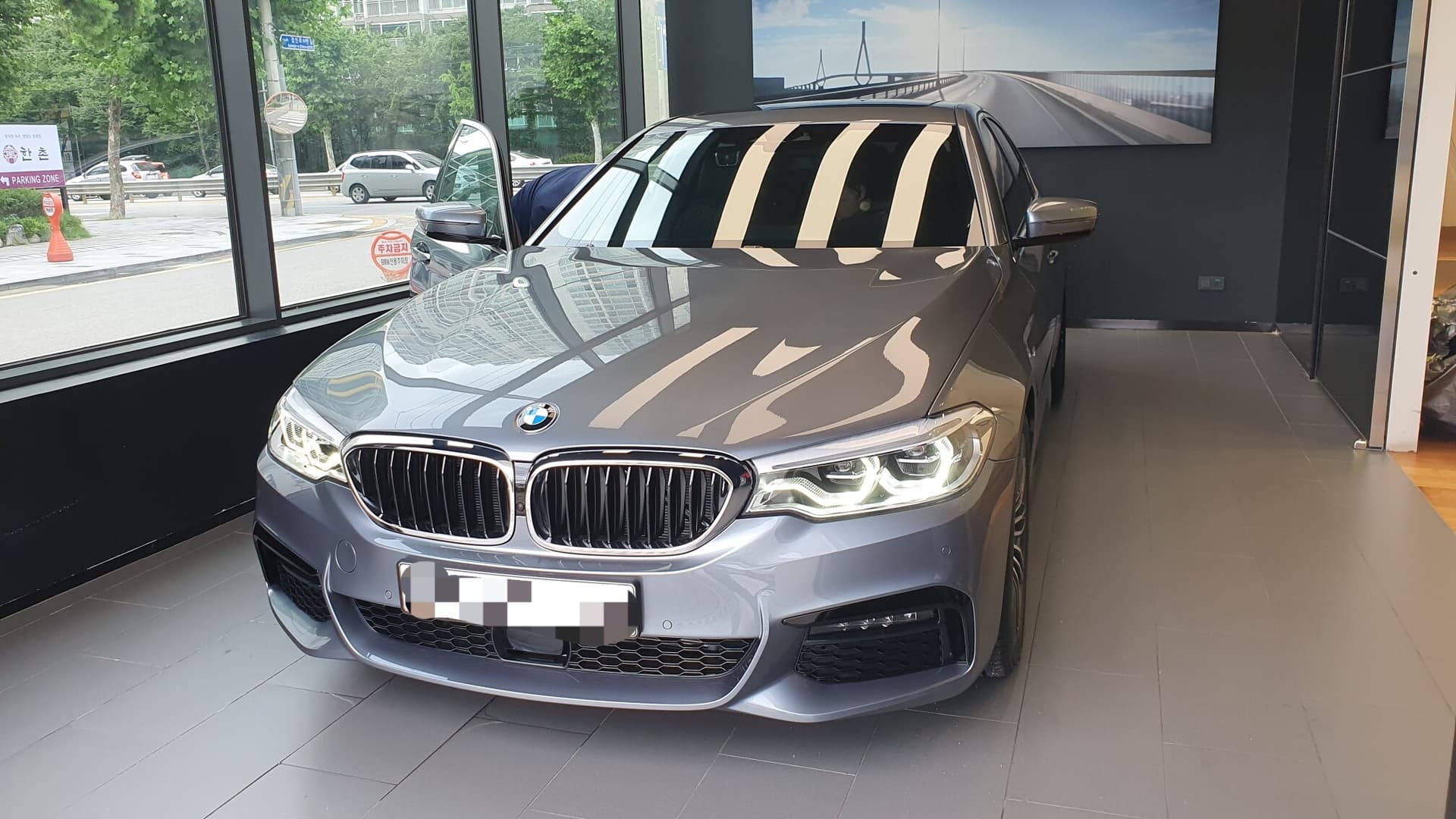 BMW 5시리즈 530i xDrive M 스포츠 플러스 OE 게시글 썸네일