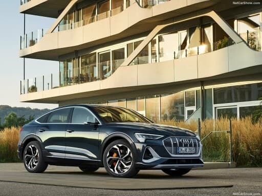 아우디 e-tron 스포트백 게시글 썸네일