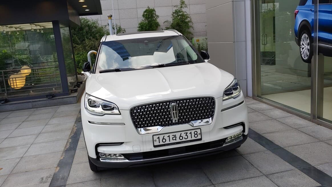 지금 링컨 대치 전시장에 에비시승차 있네요^^ 게시글 썸네일