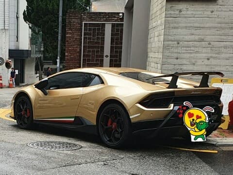 오늘은 새로운 슈퍼카를
또 길에서 보네요ㅎ 게시글 썸네일