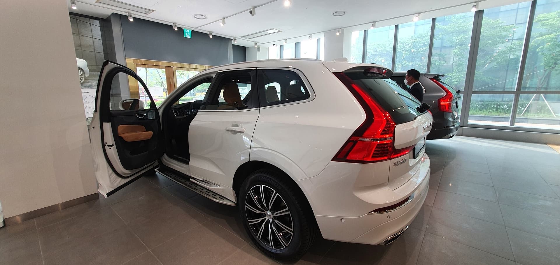 볼보 송도국제 도시  전시장 게시글 썸네일