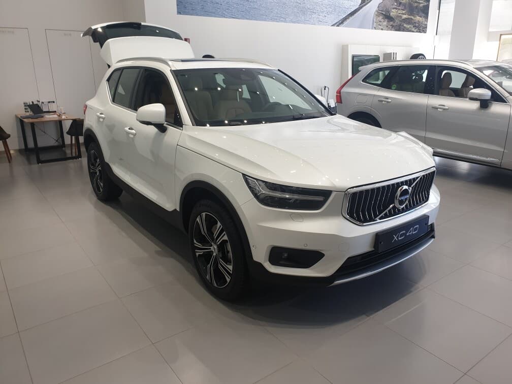 xc40인스 화펄? 블랙? 게시글 썸네일