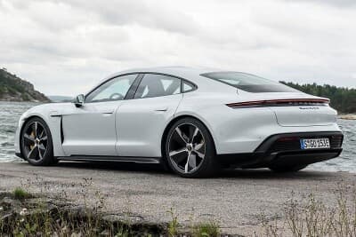 포르쉐야..타이칸 주문 밀려서 힘들지? 도와줄께. 게시글 썸네일