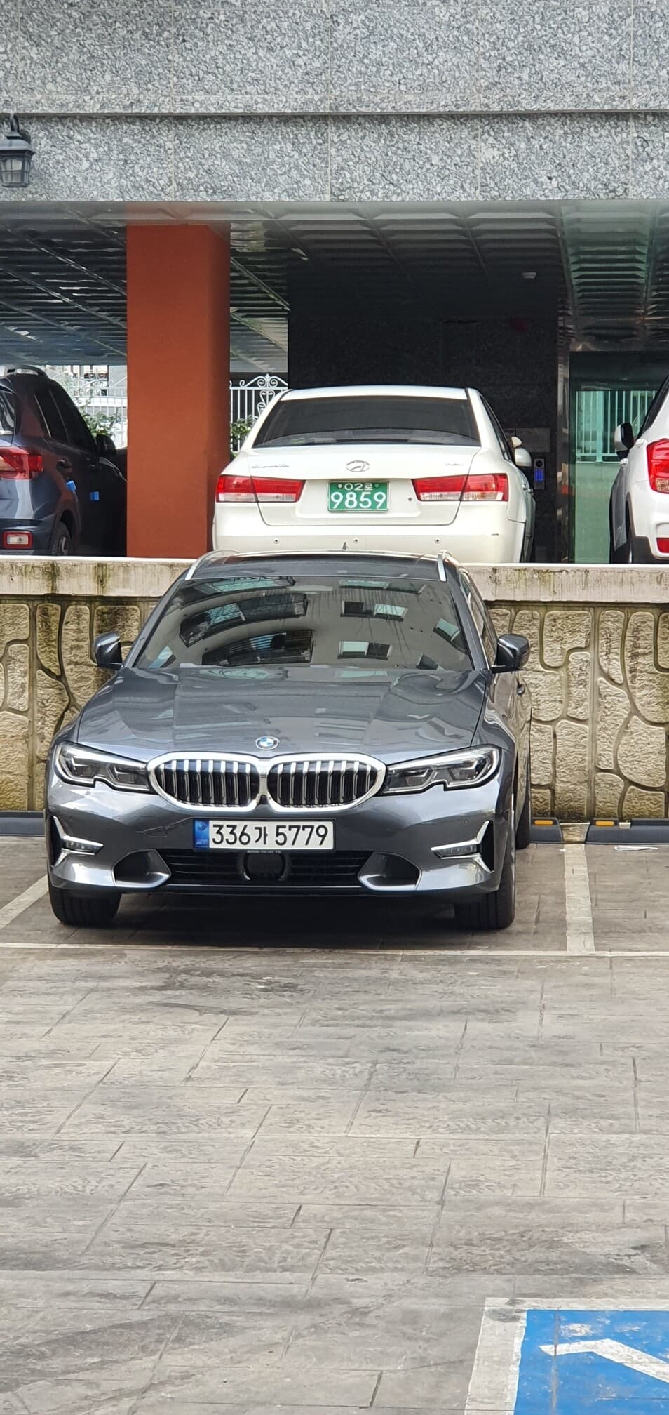 BMW 3시리즈 투어링 320i 투어링 럭셔리 게시글 썸네일